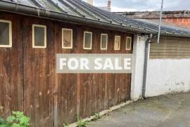 Town House with Neat Garden