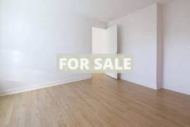 Town House with Neat Garden