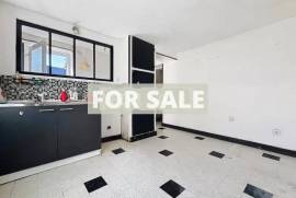 Town House with Neat Garden