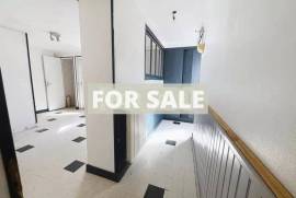 Town House with Neat Garden