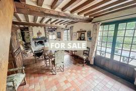 Detached Country House with Outbuilding Detached Country House with Outbuilding