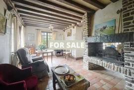 Detached Country House with Outbuilding Detached Country House with Outbuilding