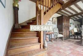 Detached Country House with Outbuilding Detached Country House with Outbuilding