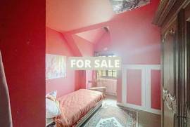 Detached Country House with Outbuilding Detached Country House with Outbuilding