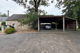 Detached Country House with Outbuilding Detached Country House with Outbuilding
