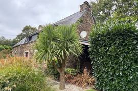 Detached Country House with Outbuilding Detached Country House with Outbuilding
