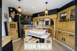 Detached Villa with Pool and Guest Accommodation Detached Villa with Pool and Guest Accommodation