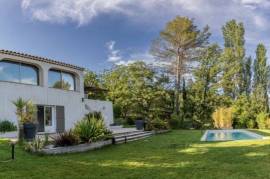 Detached Villa with Pool, Jacuzzi and Sauna Detached Villa with Pool, Jacuzzi and Sauna