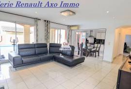 Beautiful Villa with Swimming Pool Beautiful Villa with Swimming Pool