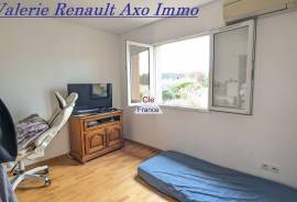 Beautiful Villa with Swimming Pool Beautiful Villa with Swimming Pool