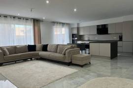 Single Storey Villa With Garden