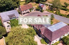 Huge Property Complex in Lots of Land Huge Property Complex in Lots of Land