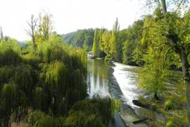 Huge Property Complex in Lots of Land Huge Property Complex in Lots of Land