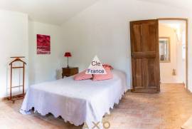 Detached Country House with Swimming Pool