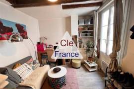 Marais : Charmant Deux Pieces En Duplex