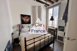 Marais : Charmant Deux Pieces En Duplex