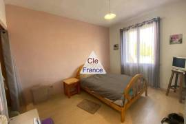 Town House with Neat Garden Town House with Neat Garden