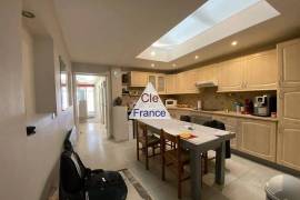 Town House with Neat Garden