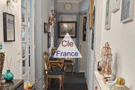 Trois Pieces - 61 Ma