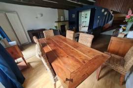 Charming Renovated Country Cottage with Outbuilding