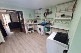 Charming Renovated Country Cottage with Outbuilding