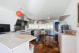 Detached House with Indoor Pool and Sea View