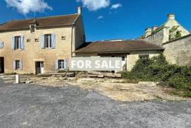 Detached House to Develop Not Far From the Coast