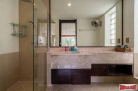 Townhouse in Rama 9 - 3 Bedrooms + 1 Working Room for Sale in Rama 9 Area of Bangkok