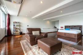 Townhouse in Rama 9 - 3 Bedrooms + 1 Working Room for Sale in Rama 9 Area of Bangkok