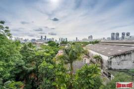 Townhouse in Rama 9 - 3 Bedrooms + 1 Working Room for Sale in Rama 9 Area of Bangkok