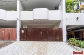 Townhouse in Rama 9 - 3 Bedrooms + 1 Working Room for Sale in Rama 9 Area of Bangkok