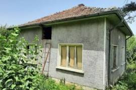 Old country house with spacious yard and quiet location 20 km away from Vratsa, Bulgaria