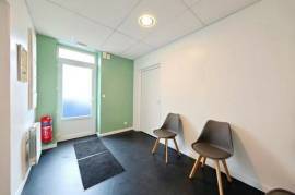 Immeuble en pierre avec rapport locatif + maison à rénover – idéal investisseur