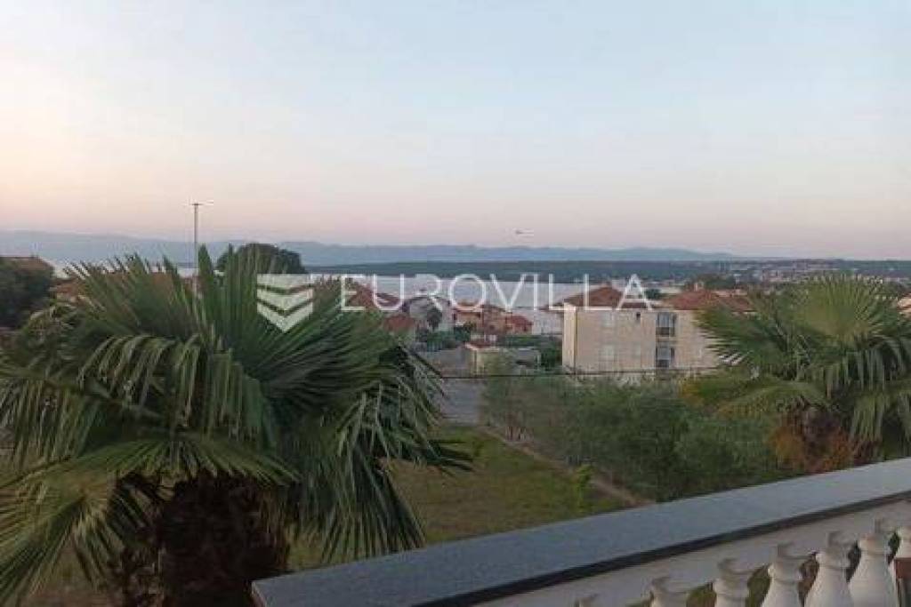 Krk, house with 5 apartments, close to the sea, ideal for tourism, 150 m from the sea