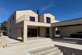 NEW DETACHED HOUSE WITH SWIMMING POOL AND GARDEN, IN A QUIET LOCATION!