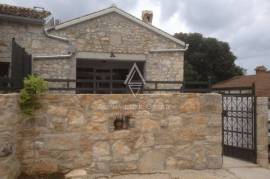 Istrien, Poreč – Renoviertes Steinhaus mit Pool in einer Reihenhauslage zu verkaufen