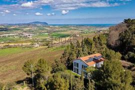 Contemporary country villa in sustainable timber construction with panoramic views near Potenza Picena - Marche