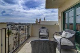 Elegent Penthouse with Timeless Potential