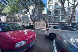 Prédio T7 em Arroios de 1361,00 m²