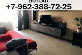 Пишите в WhatsApp +7-962-388-72-25. Также рядом сдаётся двухкомнатная квартира и частный дом!