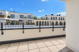 Vacant 5-room apartment with a spacious balcony near Fischerinsel Vacant 5-room apartment with a spacious balcony near Fischerinsel