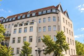 Vacant 4-Room Apartment with Balcony Close to Lietzensee, Charlottenburg Vacant 4-Room Apartment with Balcony Close to Lietzensee, Charlottenburg