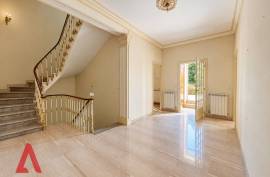 10 room, 300m2 Bourgeois style house for sale in Magalas - 397 000 € * 10 room, 300m2 Bourgeois style house for sale in Magalas - 397 000 € *