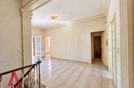 10 room, 300m2 Bourgeois style house for sale in Magalas - 397 000 € * 10 room, 300m2 Bourgeois style house for sale in Magalas - 397 000 € *