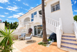 FULLY REFURBISHED VILLA WITH GUEST APARTMENT AND SWIMMING POOL FULLY REFURBISHED VILLA WITH GUEST APARTMENT AND SWIMMING POOL