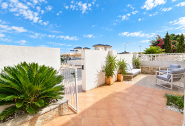 FULLY REFURBISHED VILLA WITH GUEST APARTMENT AND SWIMMING POOL FULLY REFURBISHED VILLA WITH GUEST APARTMENT AND SWIMMING POOL