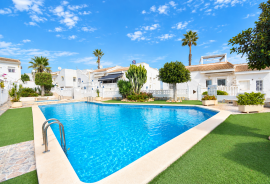 FULLY REFURBISHED VILLA WITH GUEST APARTMENT AND SWIMMING POOL FULLY REFURBISHED VILLA WITH GUEST APARTMENT AND SWIMMING POOL