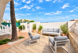 FULLY REFURBISHED VILLA WITH GUEST APARTMENT AND SWIMMING POOL FULLY REFURBISHED VILLA WITH GUEST APARTMENT AND SWIMMING POOL