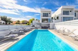 Four Bedroom Villa with Sea Views in Agia Triada