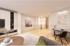 Offices with a project to change to housing next to AVENIDAS